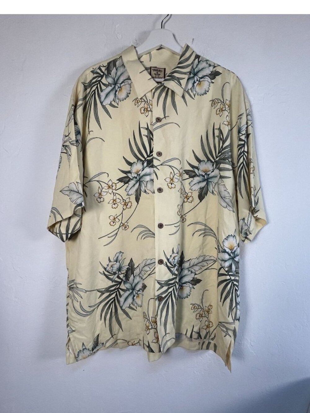Tommy Bahama Mens XL Yellow Hawaiian Silk Shirt Floral Tropical Button Up Casual